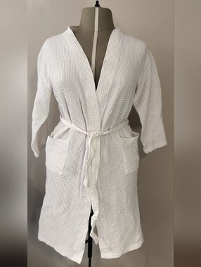 Women's White Waffle Robe with Pockets - Soft Sleepwear